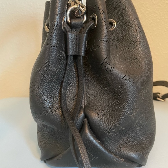 Louis Vuitton Black Bella Tote - Picture 5 of 15